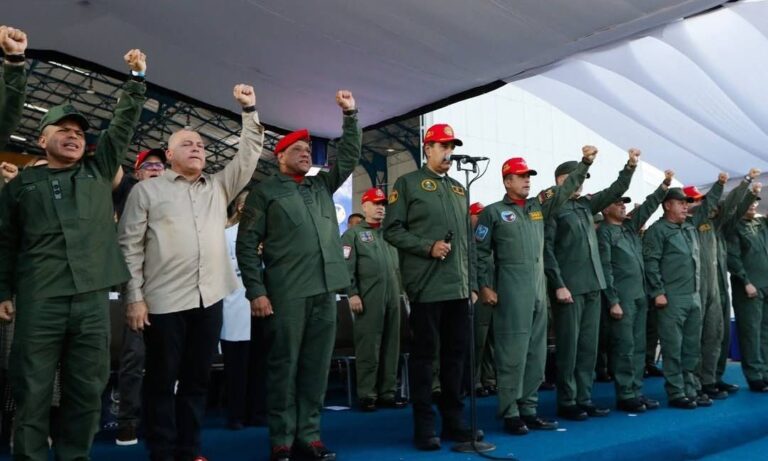 Nicolás Maduro condecorará a militares y funcionarios sancionados por EE. UU.