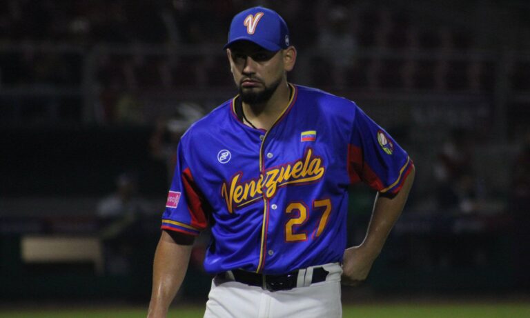 Mario Sánchez guía el triunfo de Venezuela en el Premier 12 de béisbol