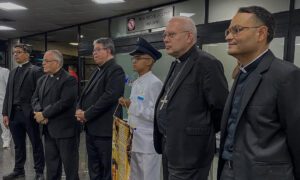 Nuncio apostólico llega al Zulia para la misa de la Chinita y ser condecorado
