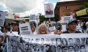 Fiscalía asegura que ha excarcelado a 733 personas arrestadas por protestas poselectorales