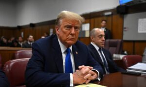 El Departamento de Justicia busca cómo cerrar los dos casos federales de Trump