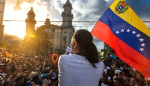 Machado lanza “mensaje de urgencia” en busca de apoyo a la transición en el país