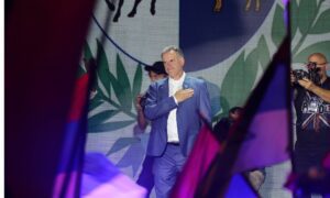 El izquierdista Yamandú Orsi gana las elecciones en Uruguay