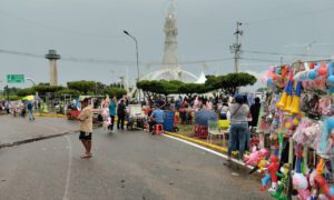 Zulianos asisten al encendido de Bella Vista “por tradición” pese al mal tiempo