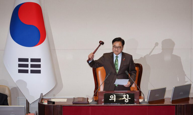 Parlamento surcoreano destituye al presidente Yoon Suk-yeol tras la ley marcial