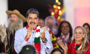 Maduro y Cilia Flores auguran un 2025 lleno de dicha y paz en mensaje navideño