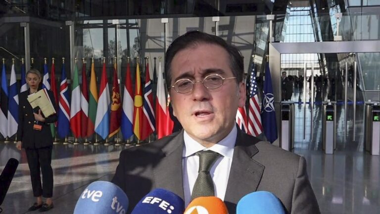Canciller español afirma que cambio de embajador se realiza “con toda normalidad”