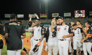 Águilas cierra ante Cardenales la temporada regular en el nido