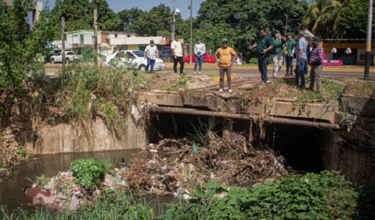 Alcaldía retira más de 3.800 toneladas de desechos de cañadas de Maracaibo en diciembre