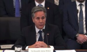 Blinken confirma que “está sobre la mesa” cancelar licencias petroleras sobre Venezuela