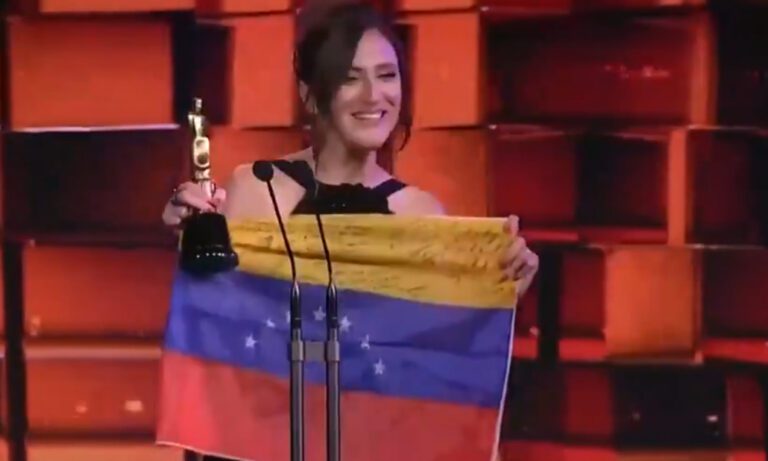 Periodista argentina dedica premio a Venezuela: “El pueblo que tanto me inspiró”