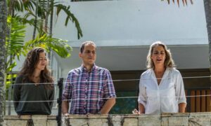 Oposición reitera petición de salvoconductos para asilados en la Embajada argentina