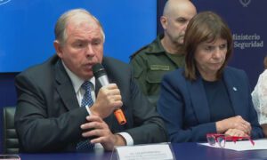 Gobierno de Milei rechaza acusaciones del Ministerio Público contra el gendarme detenido