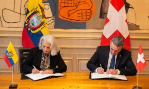 Ecuador acuerda con Suiza que asuma algunas de sus labores diplomáticas en Venezuela