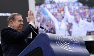 González Urrutia recoge el premio Sájarov “con gratitud e inmensa responsabilidad”