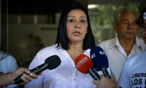 Familias de presos políticos piden ayuda a la Iglesia católica para su liberación