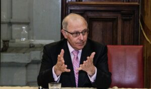 Exasesor de Karim Khan aconseja a González Urrutia “no volver a Venezuela” el 10 de enero