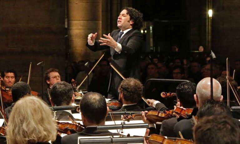 Gustavo Dudamel dirigirá concierto en la reapertura de Notre Dame