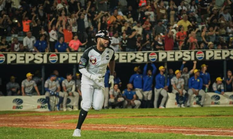Jackson Chourio tras estrenarse con las Águilas del Zulia: “Veo al grupo muy unido”