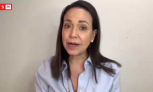 Machado llama a Petro a asistir a la “toma de posesión” de González Urrutia