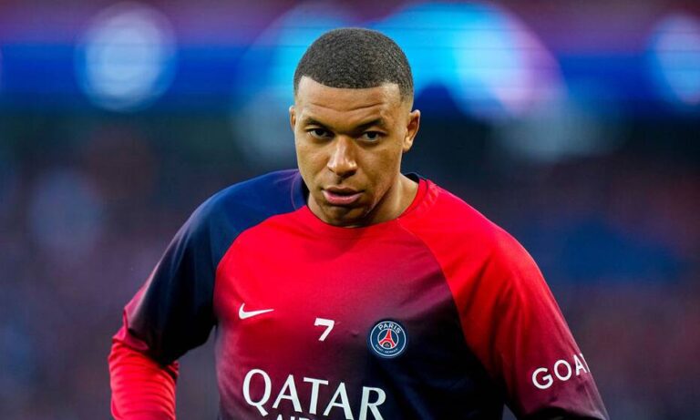 Mbappé sostiene la presión ante el PSG por los retrasos en su salario