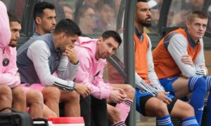 Hong Kong destituye a ministros de Transporte y Cultura tras polémica por Messi