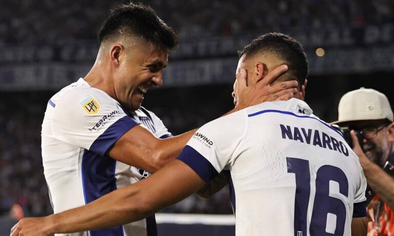 Miguel Navarro anota el gol del triunfo de Talleres de Córdoba ante Huracán