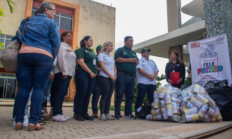 Alcaldía entrega más de 300 alcancías llenas del TelePotazo a la Fundación Amigos del Niño con Cáncer