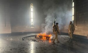 Prenden fuego a la tumba del fallecido presidente Hafez al Asad en Siria