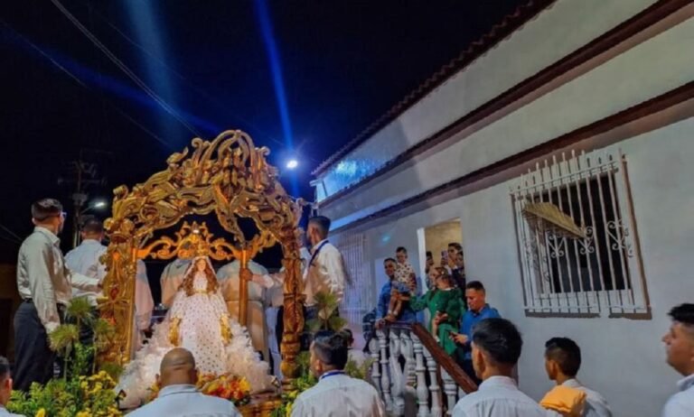 En el municipio Miranda celebran a la Virgen de Altagracia