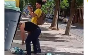 Chilenos lanzan piedras a escuela en Santiago en rechazo a estudiantes venezolanos
