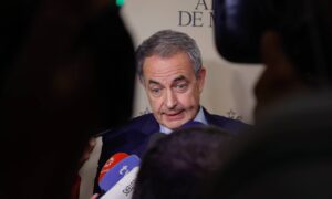 Expresidente español Zapatero afirma que “nunca” buscó destino para Maduro tras 28J