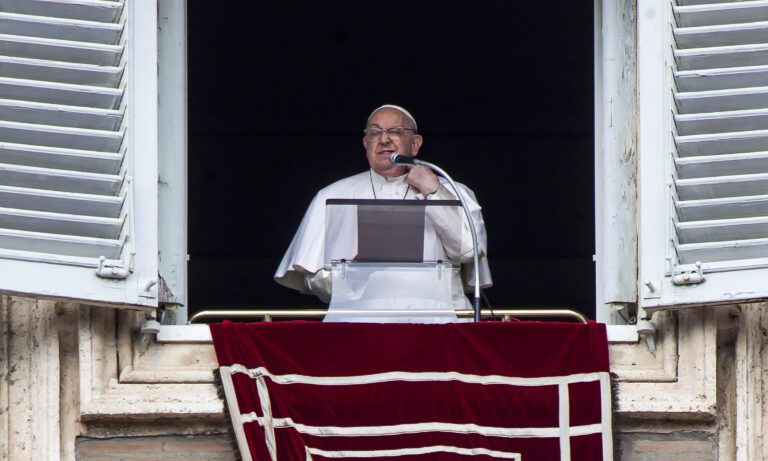 El Papa expresa su preocupación por el conflicto armado en Colombia