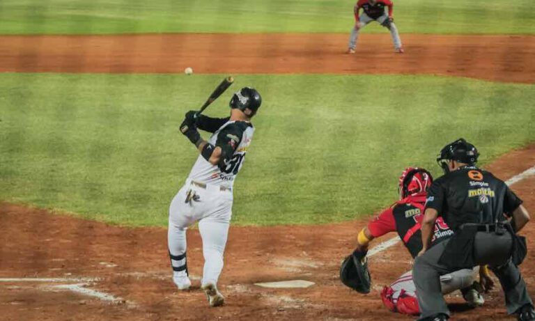 Águilas del Zulia finaliza temporada con victoria 6×4 ante Cardenales