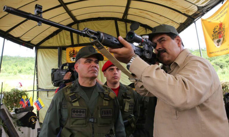 Maduro anuncia ejercicios militares para el 22 y 23 de enero