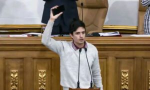 Ciudadana insulta al tiktoker Michelo en Caracas