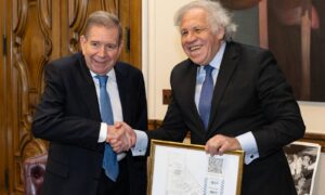 Almagro ratifica compromiso con la democracia venezolana tras reunión con González Urrutia