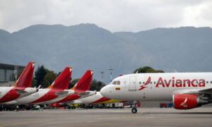 Cancelaciones de vuelos entre Bogotá y Caracas afectan a 1.500 viajeros