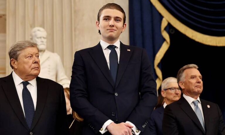 Ovacionan a Barron Trump cuando su padre reconoce su aporte para ganar las elecciones