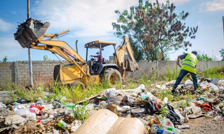 Alcaldía recoge más de 100 toneladas de basura en Raúl Leoni