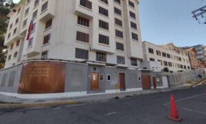 Bolivia denuncia “atentado con disparos” en Embajada de Venezuela en La Paz