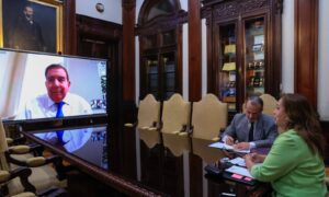 Boluarte reconoce “liderazgo, coraje y valentía” de Edmundo González en videoconferencia