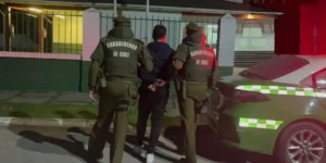Detienen a un venezolano en Chile por apuñalar a su novia en el tórax