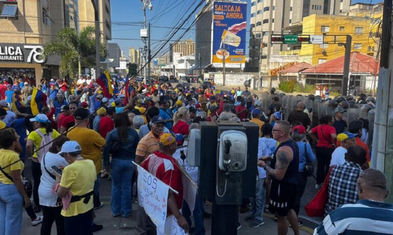 Opositores manifiestan en el país en respuesta a la convocatoria de Machado