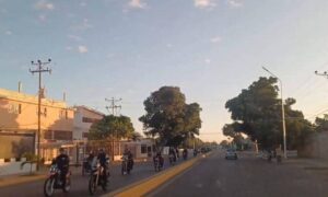 Oposición cambia punto de concentración en Coro por fuerte presencia policial