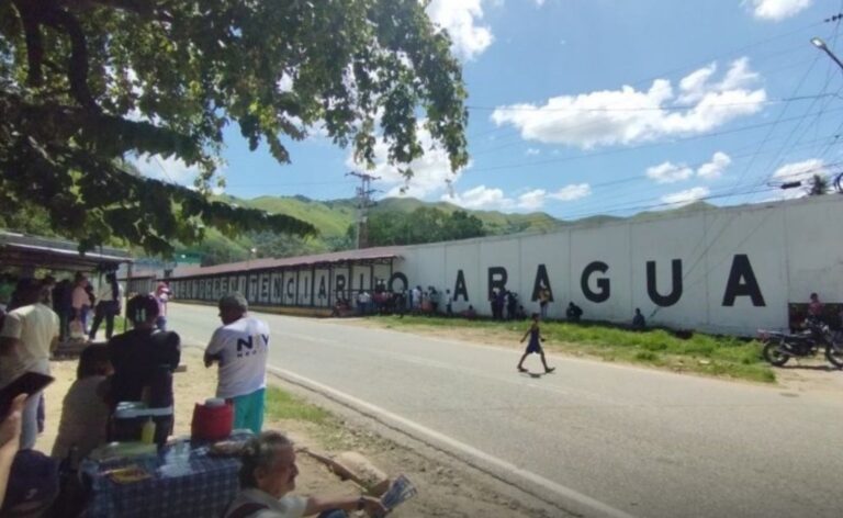 Denuncian que “uso excesivo” de picante en comida enferma a presos políticos de Tocorón