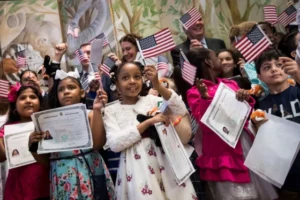 Trump firma orden ejecutiva para negar ciudadanía a hijos de inmigrantes indocumentados