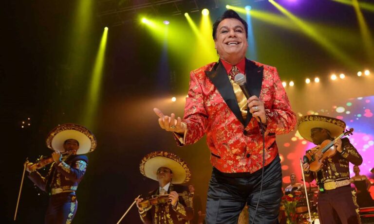 Anuncian documental sobre la vida de Juan Gabriel