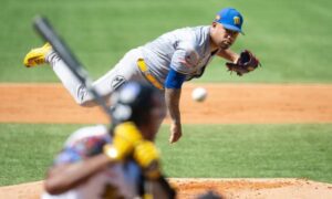Junior Guerra conquista el premio “Carrao” Bracho al Pitcher del Año de manera unánime