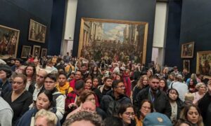 Museo del Louvre en París pide ayuda urgente al Gobierno francés